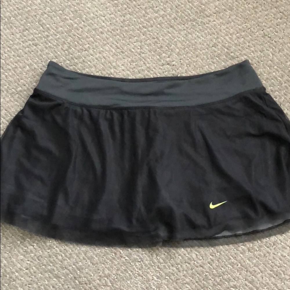 Nike workout/tennis dri-fit skirt